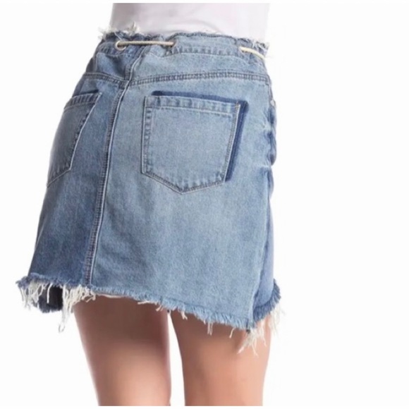 BLANK NYC DENIM ASYMMETRICAL RAW CUT DENIM SKIRT SIZE 6 - Picture 7 of 9